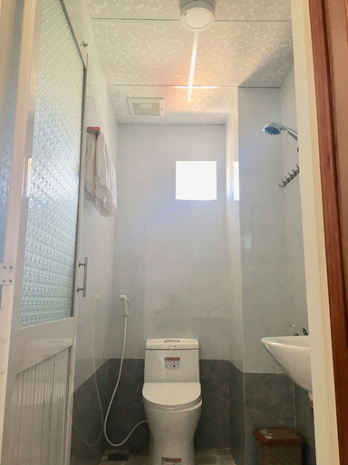 Bathroom 4, Trieu Hoang Hotel, Qui Nhơn