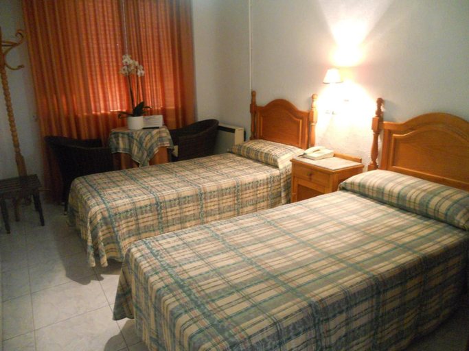 Bedroom 4, Hotel Paris, Granada