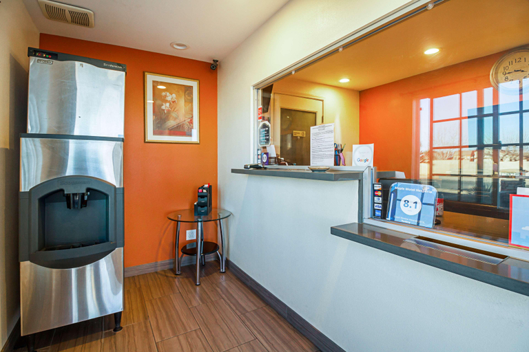 Public Area 3, Motel 6 on Maple, San Bernardino