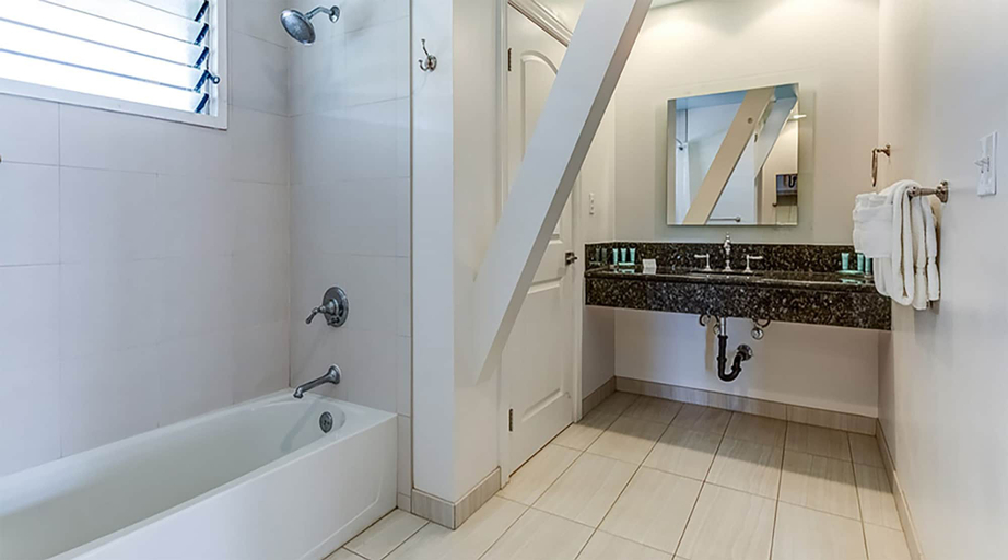 Bathroom 4, THE ISO HOTEL, Trademark Collection by Wyndham, Kauai