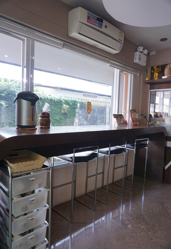 Others 5, Puangpech Place, Muang Lampang