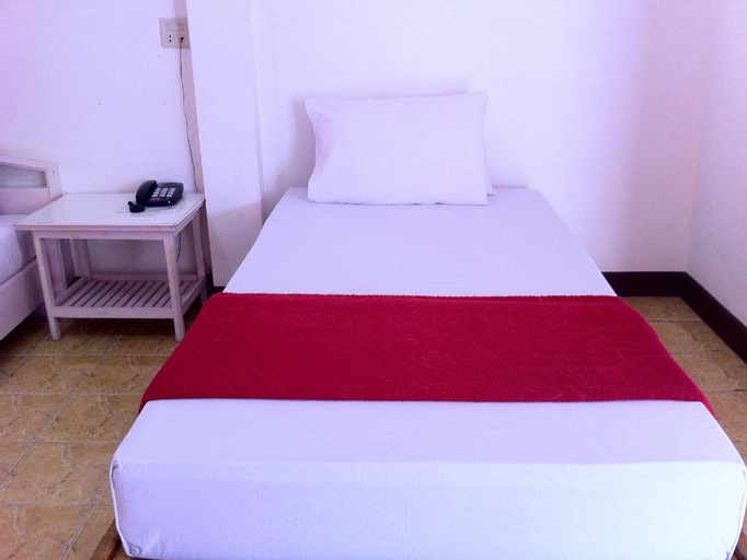 Bedroom 2, Chumphon Park Resort, Muang Chumphon