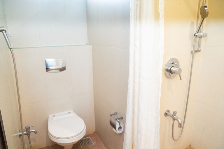 Bathroom 4, Greenleaf The Resort & Spa, Ganpatipule, Ratnagiri