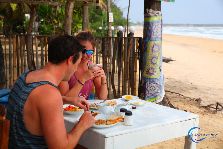 Food & Drinks, Beach Wave Hotel, Pothuvil