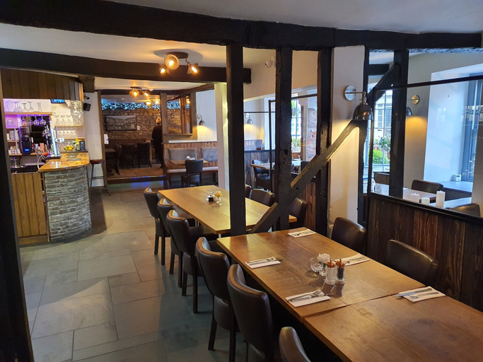 Food & Drinks 5, Dragon Inn Crickhowell, Powys