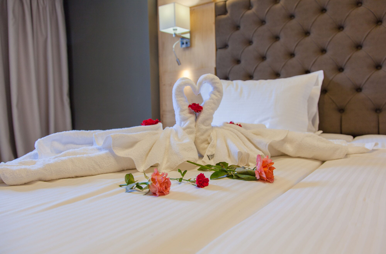 Bedroom 3, Elmi Suites Beach Hotel - All Inclusive, Crete
