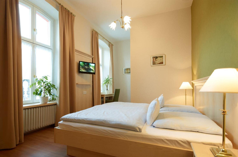 Bedroom 27