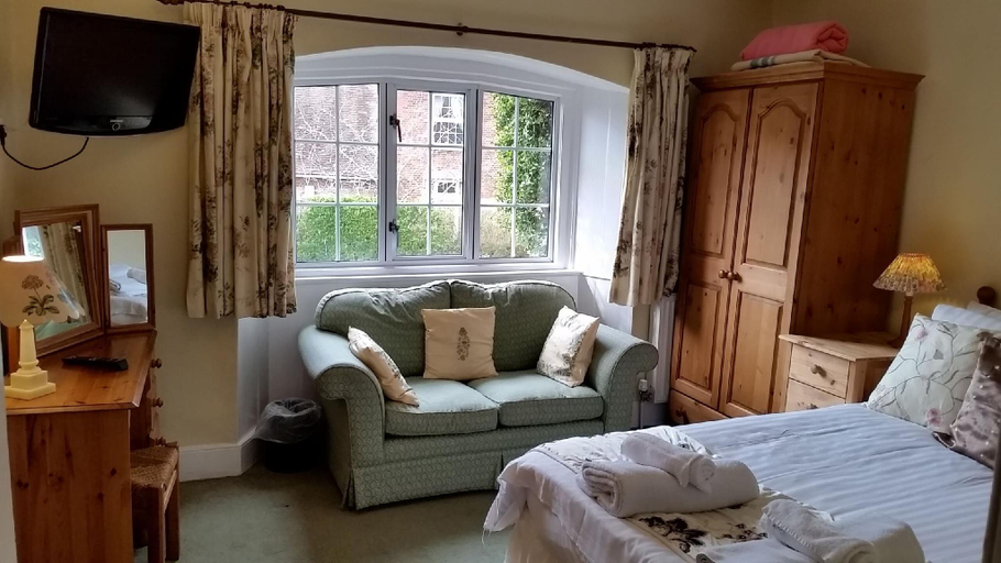 Bedroom 2, Bridge Farmhouse, Wiltshire