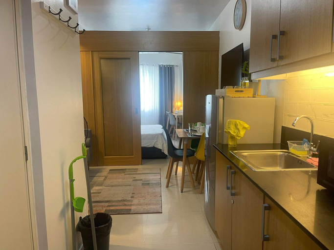 Others 4, Shell Residences MOA by darpm, Pasay City