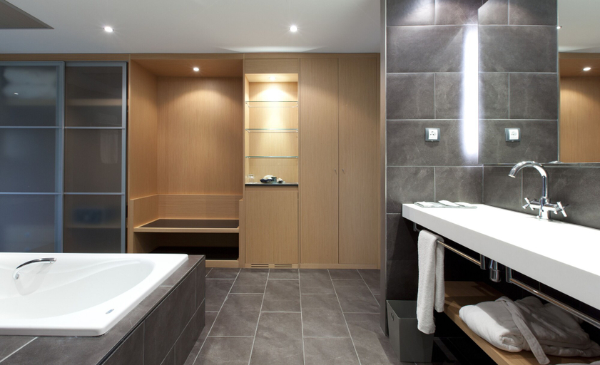 Bathroom 5, Hotel Món Sant Benet, Barcelona