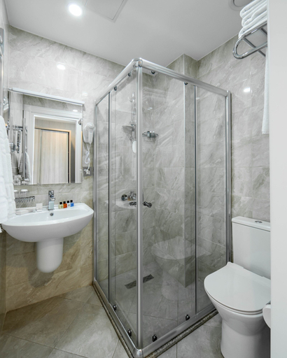 Bathroom 5, Grand Midway Hotel, Baku