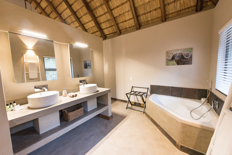 Bathroom 5, Bushbaby River Lodge, Mopani