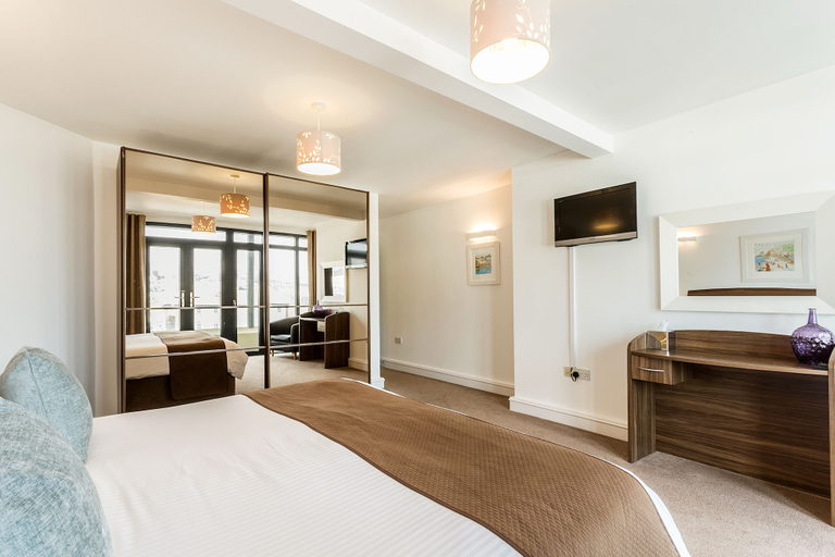 Bedroom 3, Riviera Apartments, Devon