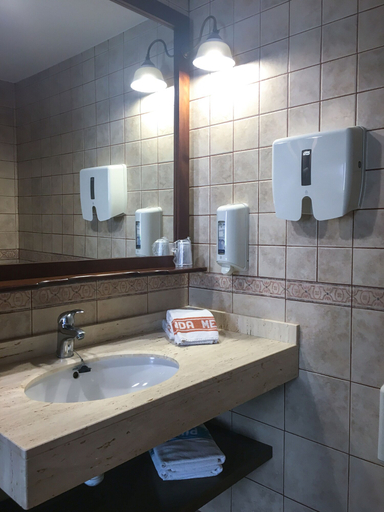 Bathroom 3, Hotel Fonda Merce, Girona