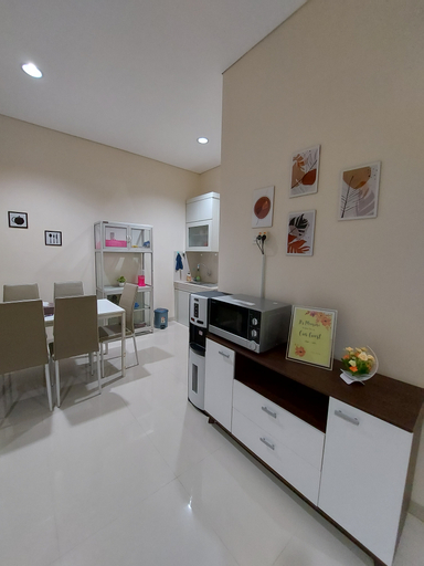 Dining Room 2, Nais Home 3BR near Exit Tol Solo, Solo