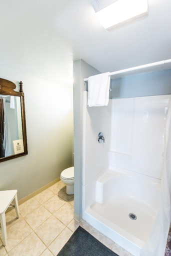 Bathroom 3, Riverwalk Inn, Chelan