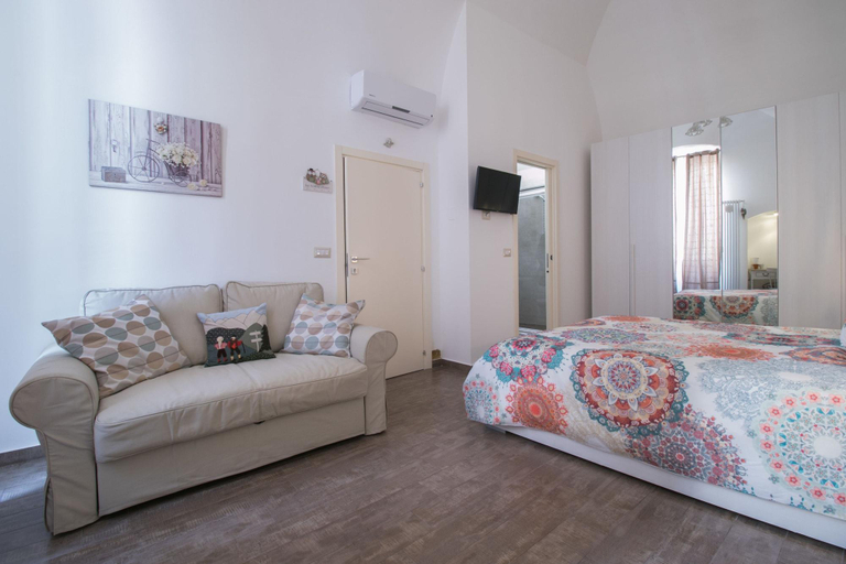 Bedroom 4, Beatitudinem, Bari