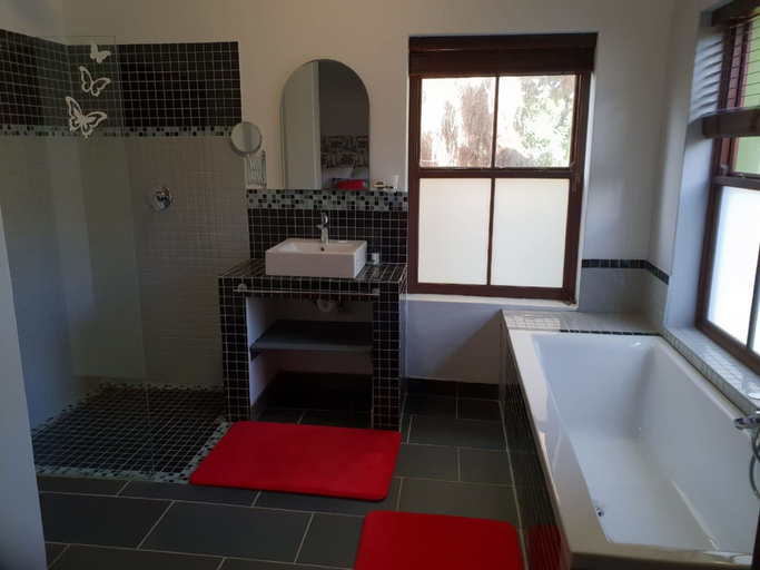 Bathroom 4, Port Del Mar Luxury Guesthouse, Overberg