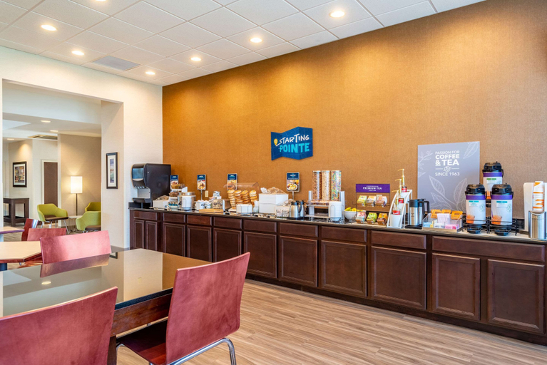 Food & Drinks 5, Clarion Pointe Harrisonburg, Harrisonburg