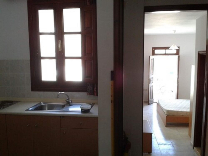 Bathroom 5, Philippos Studios, South Aegean