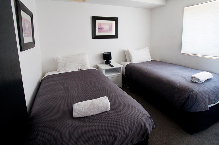 Bedroom 3, Powder 2b, Snowy River