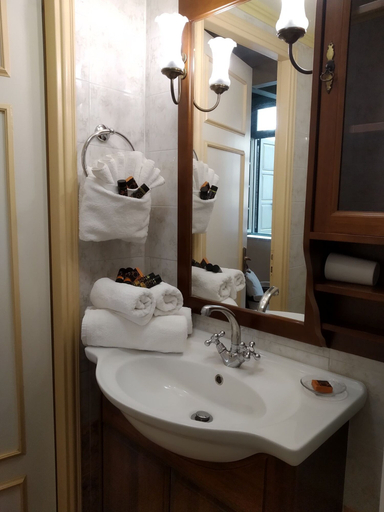 Bathroom 5, Casa Leone Hotel, Crete