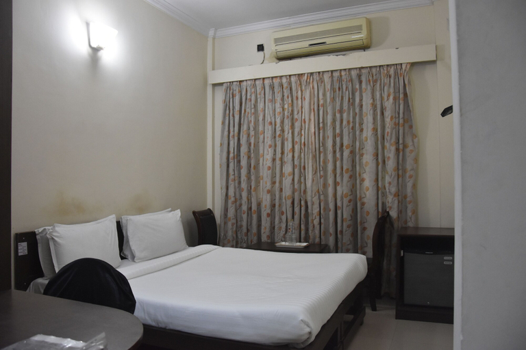 Bedroom 1, Hotel Royal Regency, Nagpur