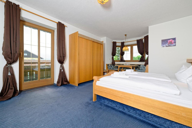 Bedroom 2, Das Gästehaus Unt' am See, Rosenheim