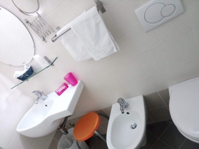 Bathroom 3, Hotel Alga, Rimini