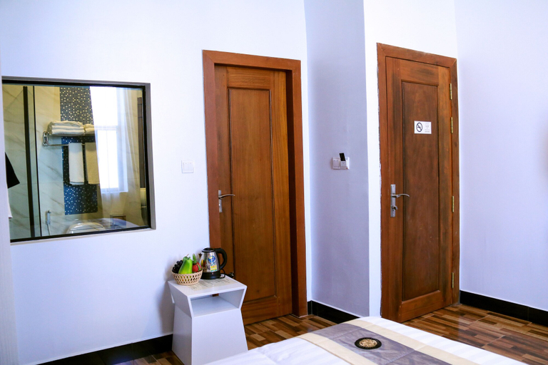 Bathroom 4, The Panda Hotel, Phnom Penh