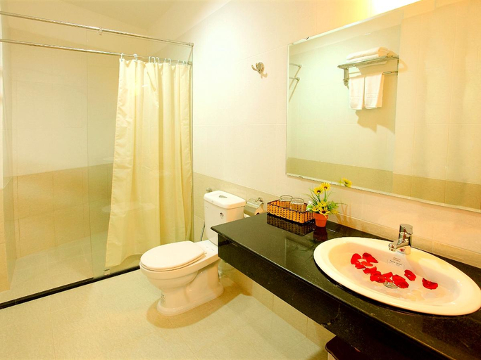 Bathroom, Sophia Sky Hotel, Nha Trang
