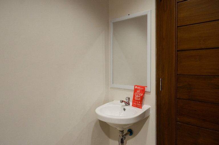 Bedroom 4, RedDoorz near Sleman City Hall 2, Sleman