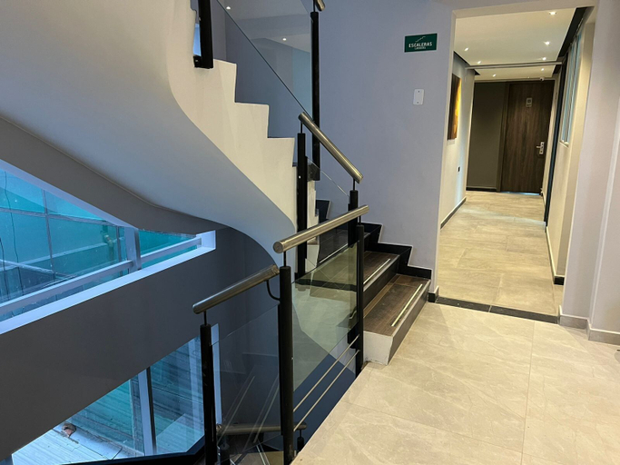 Others 5, Hotel HTL, Santafé de Bogotá