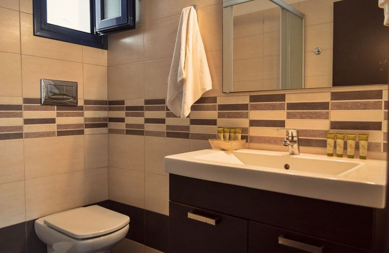 Bathroom 4, Porto Koufo Hotel, Central Macedonia