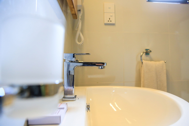 Bathroom 4, Fresco Water Villa, Dambulla
