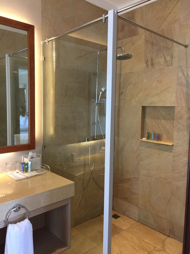 Bathroom 4, Chateau By The Sea, Lapu-Lapu City