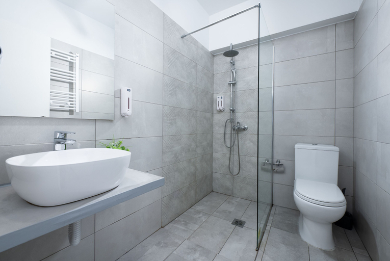 Bathroom 2, Enattica Syntagma Living, Attica