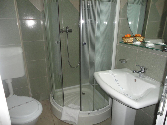 Bathroom 4, Hotel Arion, Constanta
