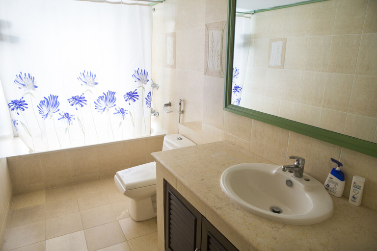 Bathroom 4, Hotel Sea Crown, Cox's Bazar