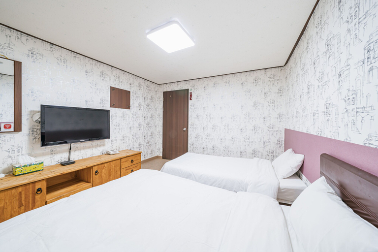 Bedroom 5, Manhattan Hotel, Jeju