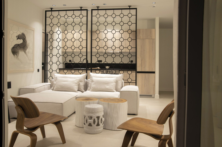 Bedroom 2, South42, Attica