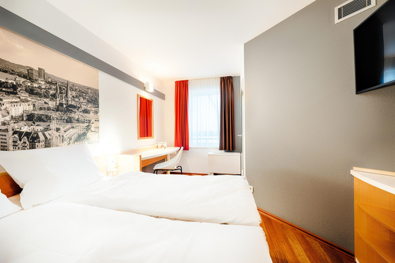Bedroom 3, B&B Hotel Bonn-City, Bonn