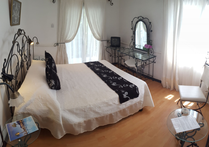 Bedroom 2, The Hideaway Club