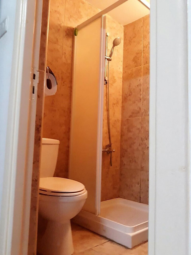 Bathroom 4, Romios Holiday Apartments, Larnaca
