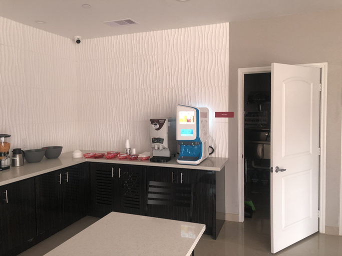 Others 5, Budget Host Inn and Suites, Fort Bend