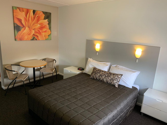 Bedroom 2, Orana Windmill Motel, Gilgandra