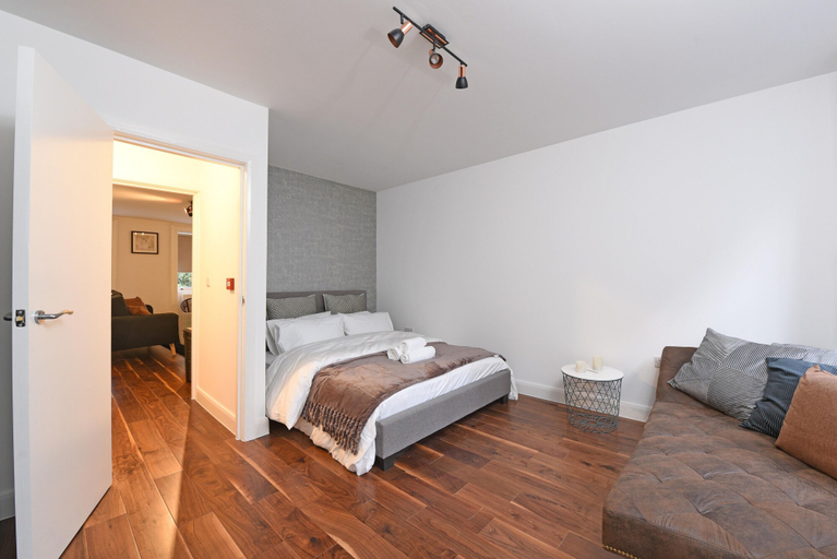 Bedroom 3, Charming & Modern Apartments near Oxford Circus London, London