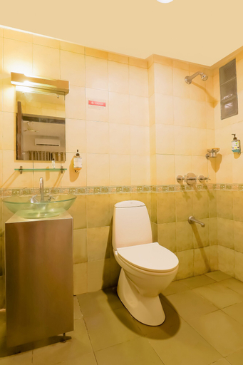 Bathroom 4, Treebo Time Square Marine Drive, Ernakulam