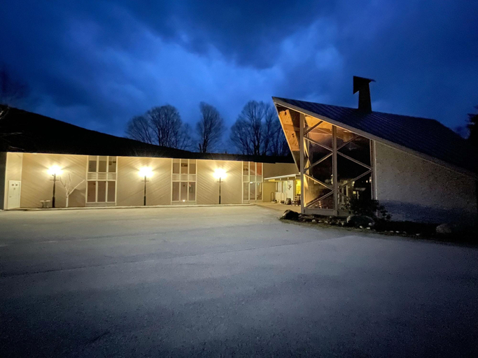 Exterior & Views 2, Toll Road Inn, Bennington