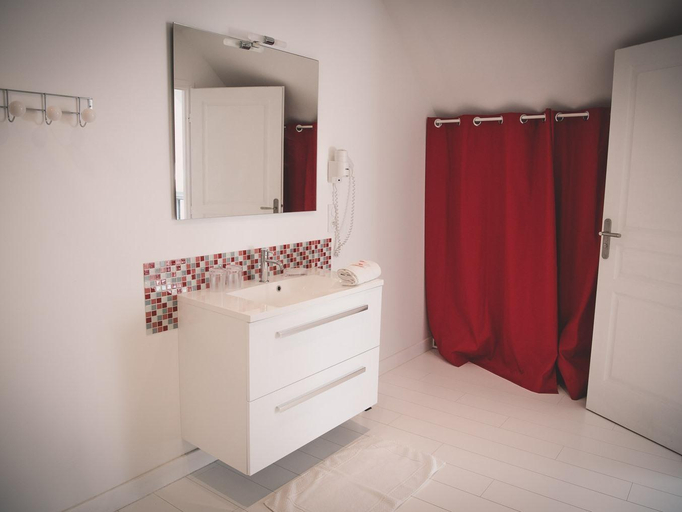 Bathroom, La Pomme Rouge, Calvados